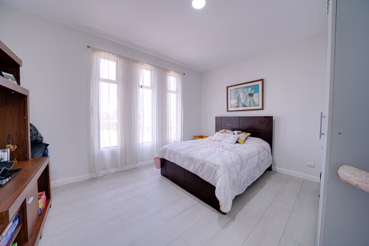 Casa en condominio, cuarto principal en 1ra planta. Mata de Plátano, Goicoechea. SSD - Imagen 10