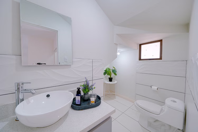 Casa en condominio, cuarto principal en 1ra planta. Mata de Plátano, Goicoechea. SSD - Imagen 9