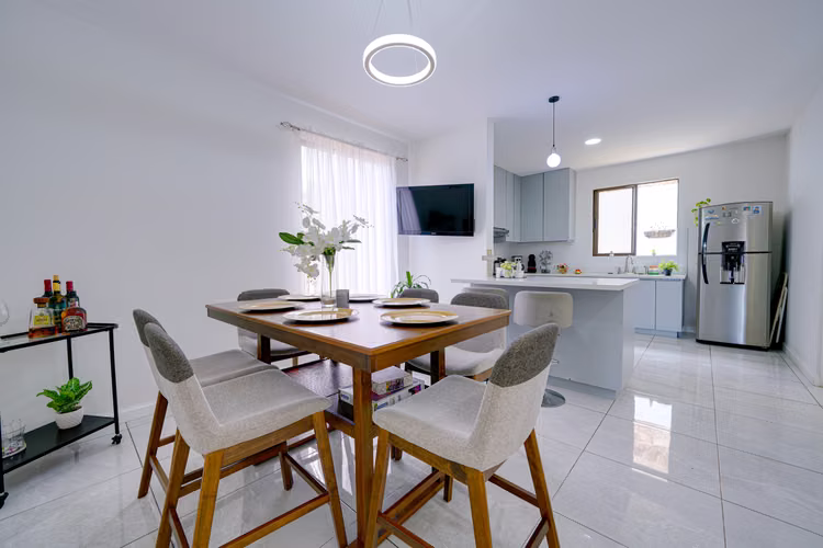 Casa en condominio, cuarto principal en 1ra planta. Mata de Plátano, Goicoechea. SSD - Imagen 5