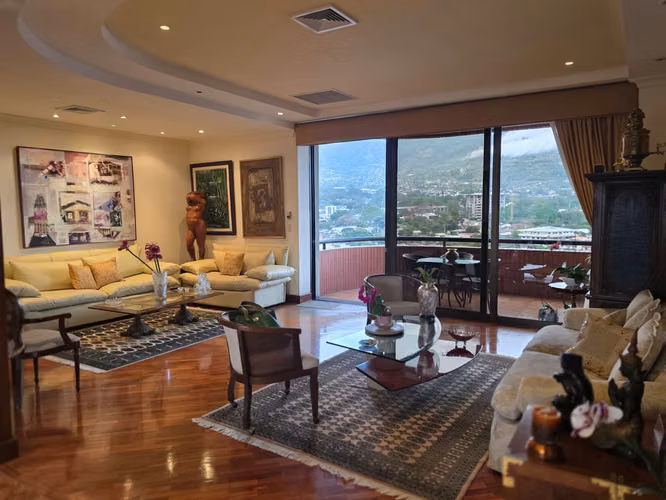 Amplio Apartamento con Vista Panorámica en Venta | Gran Horizonte – Escazú