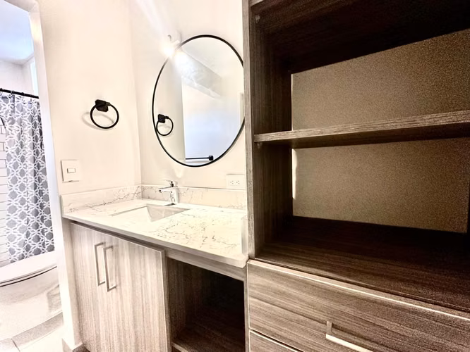 Escazú - Apartamento estudio 70m - tranquilidad y ubicación de lujo.