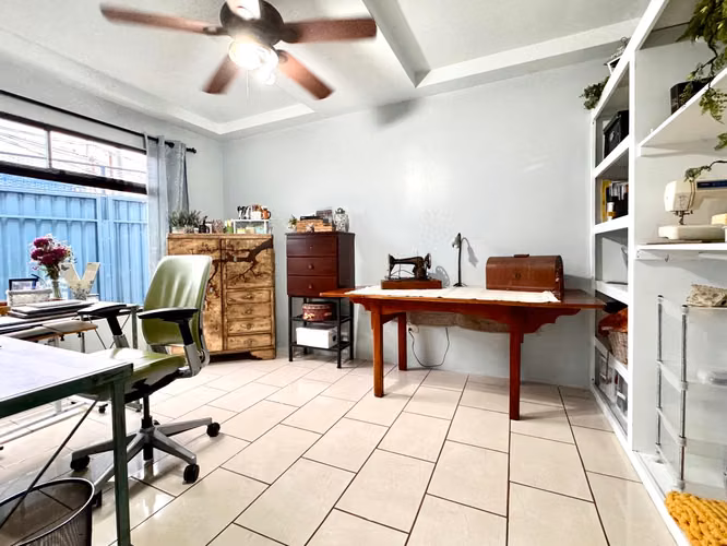 5 min de Grecia Centro: Espaciosa casa, un nivel del lujo, 5 recámaras-Barrio Latina