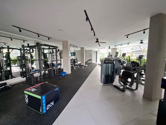 Venta de Exclusiva Casa de Dos Plantas en Condominio de Lindora | Amplios Espacios y Amenidades