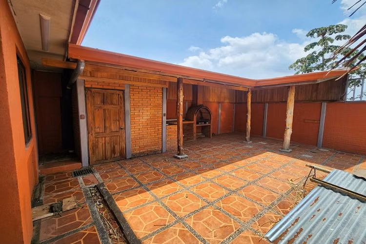 CASA EN VENTA EN CARRILLOS DE POAS