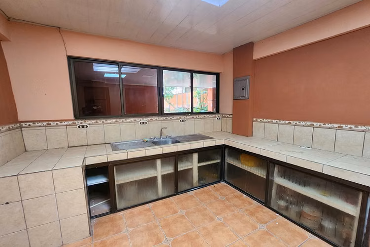 CASA EN VENTA EN CARRILLOS DE POAS