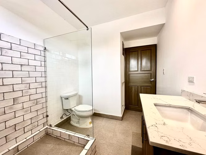 Escazú - Apartamento de 1 habitación de 100mt - Amplitud y tranquilidad - Imagen 7