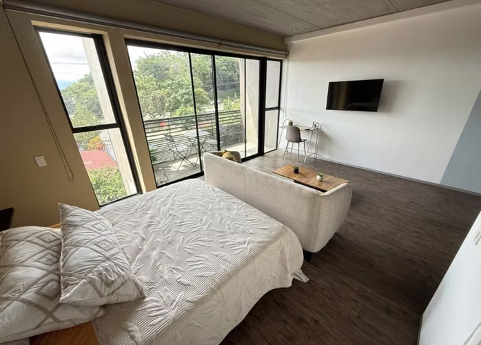 De oportunidad. Hermoso apartamento tipo loft, amueblado, para inversión con inquilino adentro. - Imagen 7
