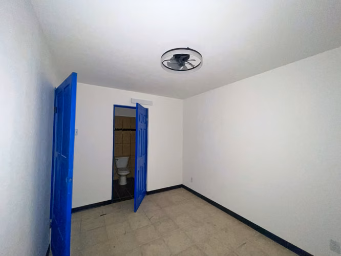 EDIFICIO CON 17 HABITACIONES Y USO DE SUELO MIXTO! P564
