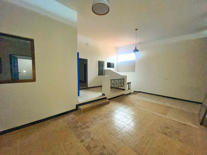 EDIFICIO CON 17 HABITACIONES Y USO DE SUELO MIXTO! P564