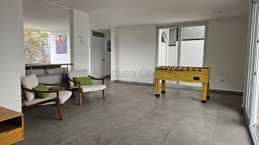 Moderna Casa en Condominio con Amenidades Premium en Ulloa de Heredia