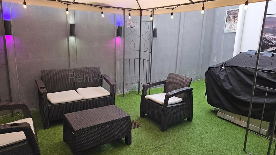 Moderna Casa en Condominio con Amenidades Premium en Ulloa de Heredia