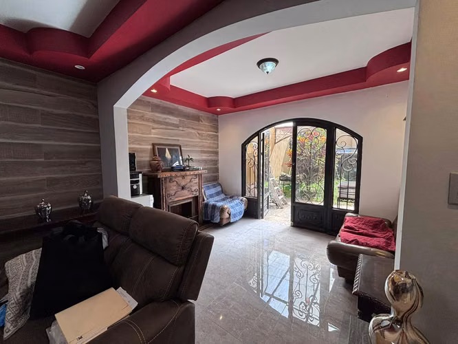 ¡Espaciosa Casa Familiar en Coronado! 4 Habitaciones, Patio de 75 m² y 2 Parqueos