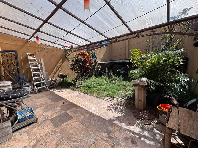 ¡Espaciosa Casa Familiar en Coronado! 4 Habitaciones, Patio de 75 m² y 2 Parqueos