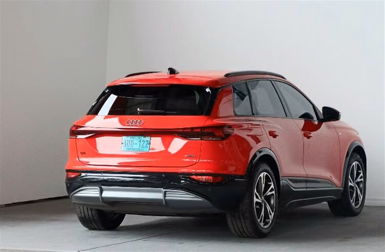 AUDI E-TRON 2025 AUTOMÁTICA ELÉCTRICO ROJO