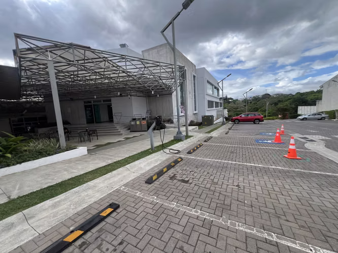 Alquiler de local en Guayabos de Curridabat