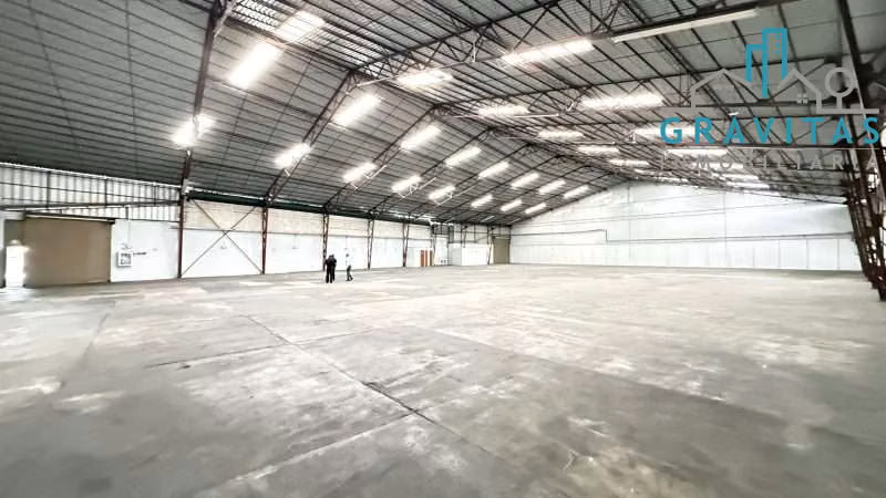 Alquiler de bodega en Tibás, uso industrial 2058m2 ID 1998