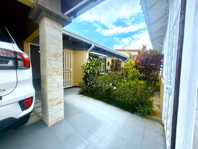 Venta de Casa en Mercedes Norte Heredia UN NIVEL – Amplios Espacios y Elegancia - Imagen 17