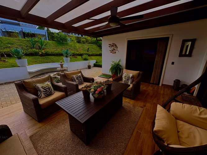 Casa en venta en Hacienda Los Reyes en condominio. - Imagen 11