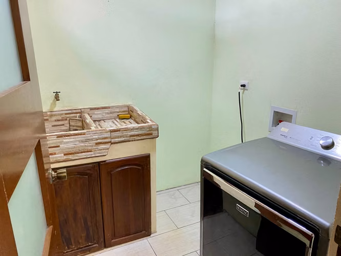 Casa de 3 Niveles en Venta en Barrio Jesús, Atenas - Imagen 7