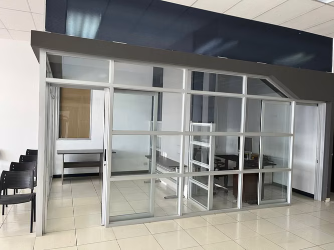 SE ALQUILA LOCAL COMERCIAL Y OFICINAS