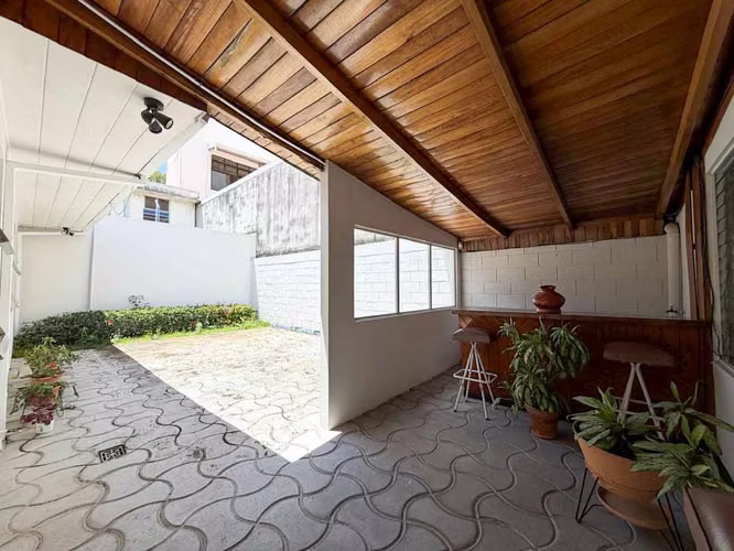 Venta de casa en Sabana Norte de un nivel con uso mixto y potencial de desarrollo - Imagen 10