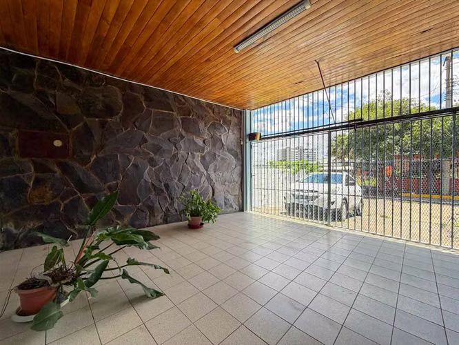 Venta de casa en Sabana Norte de un nivel con uso mixto y potencial de desarrollo - Imagen 3