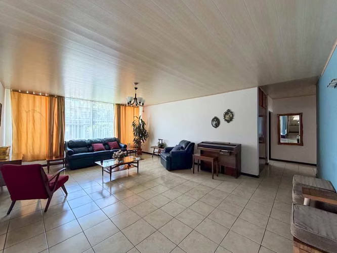 Venta de casa en Sabana Norte de un nivel con uso mixto y potencial de desarrollo - Imagen 6