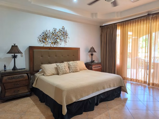Venta de Amplio Apartamento de Primer Piso - Imagen 12