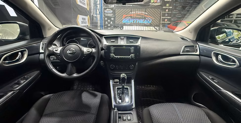NISSAN SENTRA SR 2017 NEGRO AUTOMÁTICO
