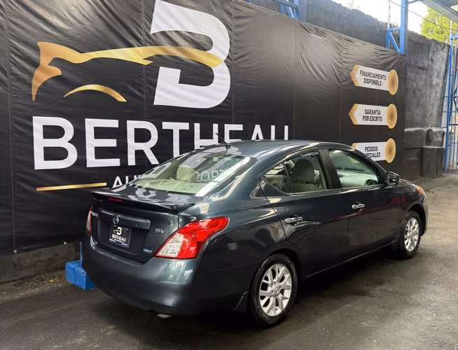 NISSAN VERSA SV 2016 VERDE AUTOMÁTICO
