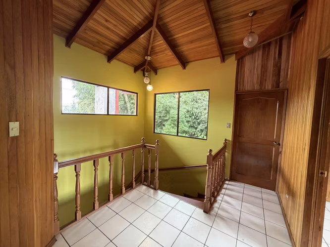 Vendo casa en Ángeles de San Rafael, Heredia. Propiedad 2.000 m2 con casa amplia - Imagen 15