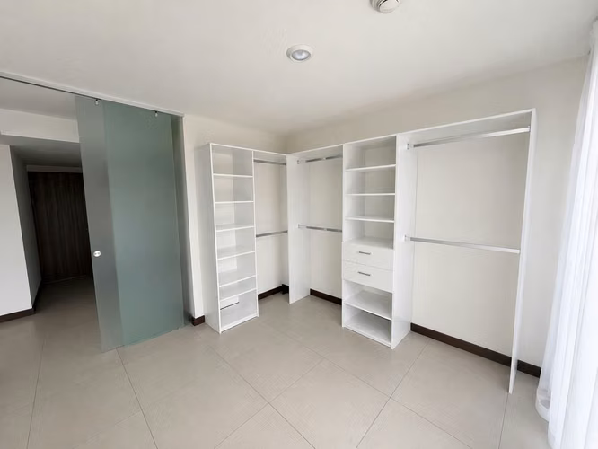 Venta apartamento en Torres Los Yoses | 2 habitaciones | 2 parqueos | Piso 12 | $225.000 - Imagen 9