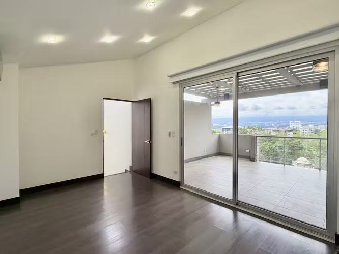 Escazu- Vista Hermosa - Amplia y Lujosa - Ubicación Ideal - Electrodomésticos