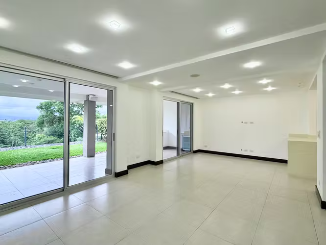 Escazu- Vista Hermosa - Amplia y Lujosa - Ubicación Ideal - Electrodomésticos