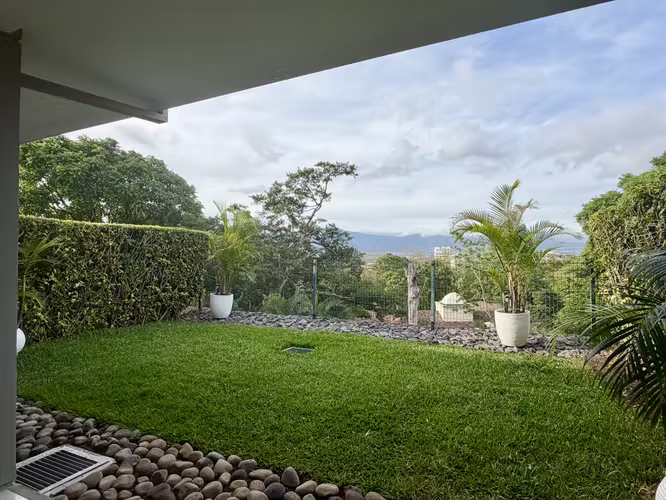 Escazu- Vista Hermosa - Amplia y Lujosa - Ubicación Ideal - Electrodomésticos