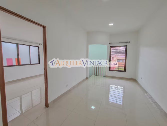 APARTAMENTO + BODEGA (CON USO SUELO ZMRC) EN SABANA SUR X TORRE UNIVERSAL