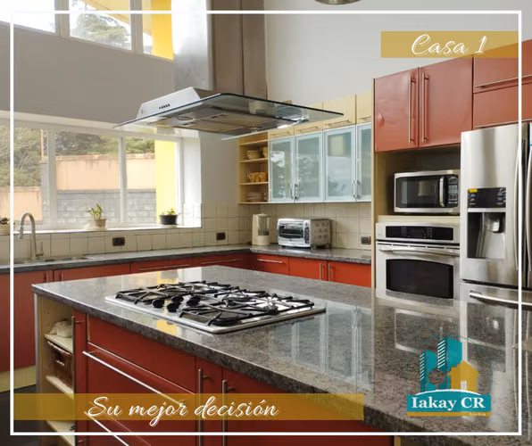 VENTA DOS CASAS AMPLIO TERRENO SAN ISIDRO
