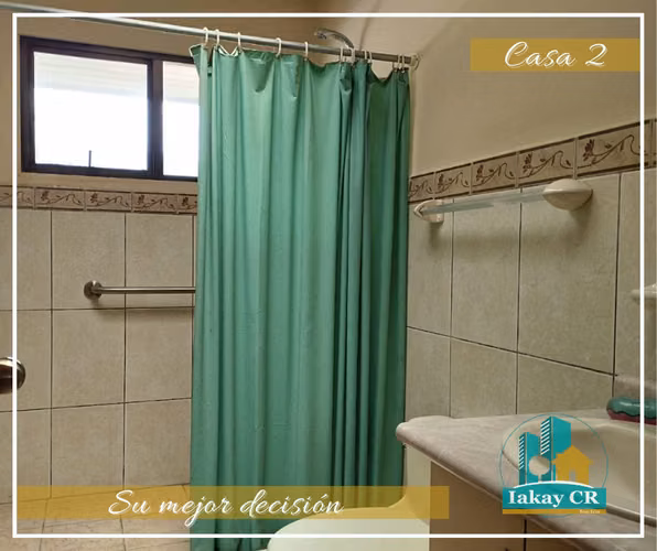 VENTA DOS CASAS AMPLIO TERRENO SAN ISIDRO