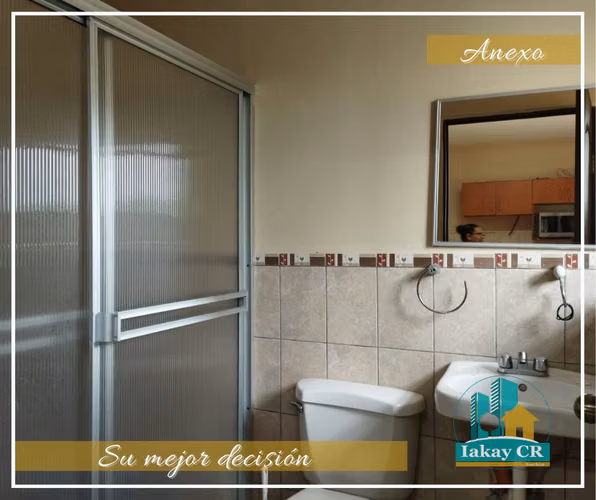 VENTA DOS CASAS AMPLIO TERRENO SAN ISIDRO