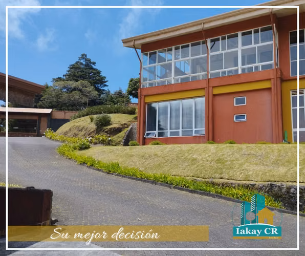 VENTA DOS CASAS AMPLIO TERRENO SAN ISIDRO