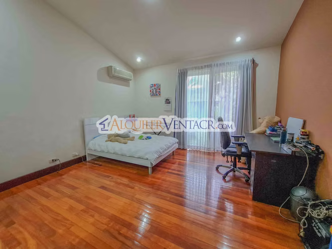 Trejos Montealegre x Avenida Escazú! Condominio de 311 m2 - Imagen 20