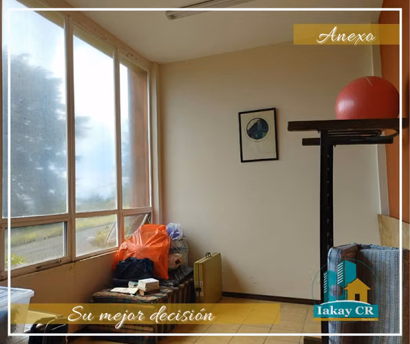 VENTA TRES CASAS EN AMPLIO TERRENO SAN ISIDRO