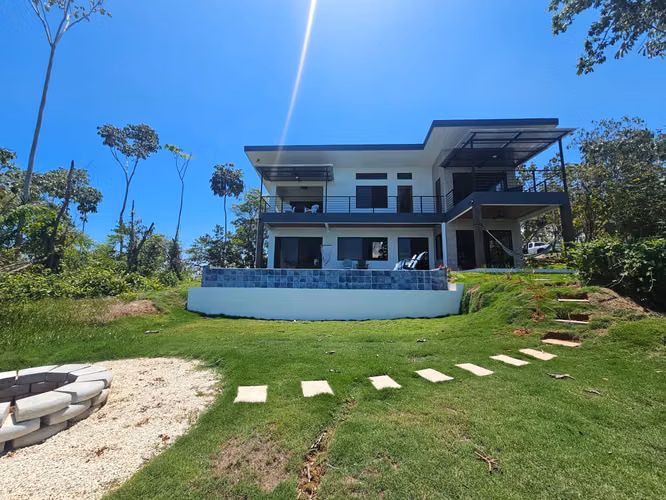 Parrita, Casa con vistas panorámicas al océano y piscina infinita. - Imagen 4