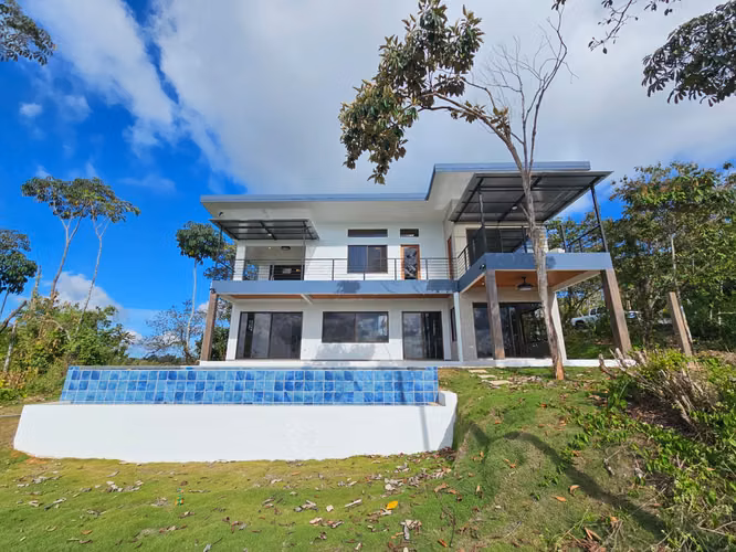 Parrita, Casa con vistas panorámicas al océano y piscina infinita. - Imagen 12