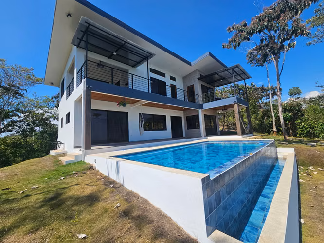 Parrita, Casa con vistas panorámicas al océano y piscina infinita. - Imagen 3