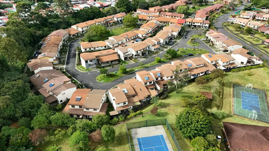 Venta apartamento Tres Rios, La Floresta - 2 parqueos · 2 hab · 81 m²