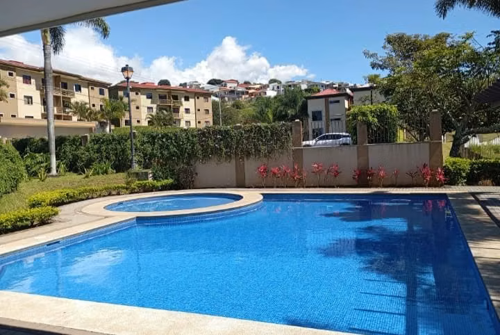 Venta apartamento Tres Rios, La Floresta - 2 parqueos · 2 hab · 81 m²