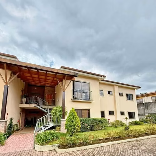 Venta apartamento Tres Rios, La Floresta - 2 parqueos · 2 hab · 81 m²