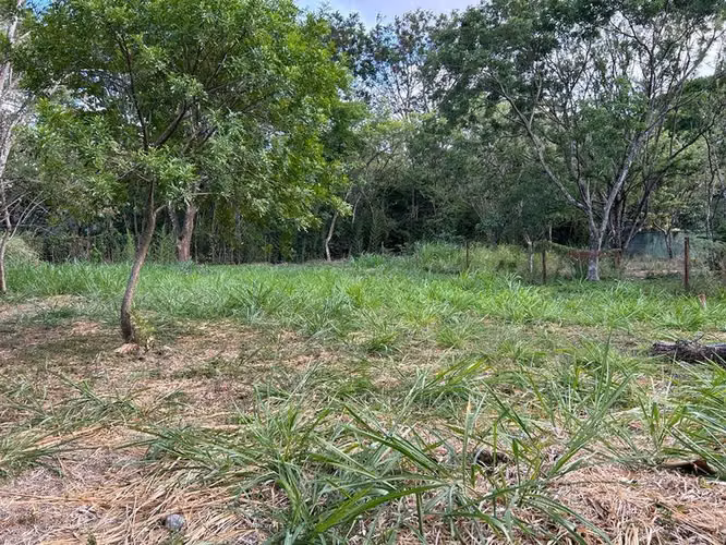 Venta, lote plano listo para construir en residencial seguro en Santa Ana 21252 - Imagen 8
