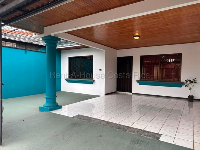 Oportunidad: Casa en El Coyol de Alajuela, Residencial Privado